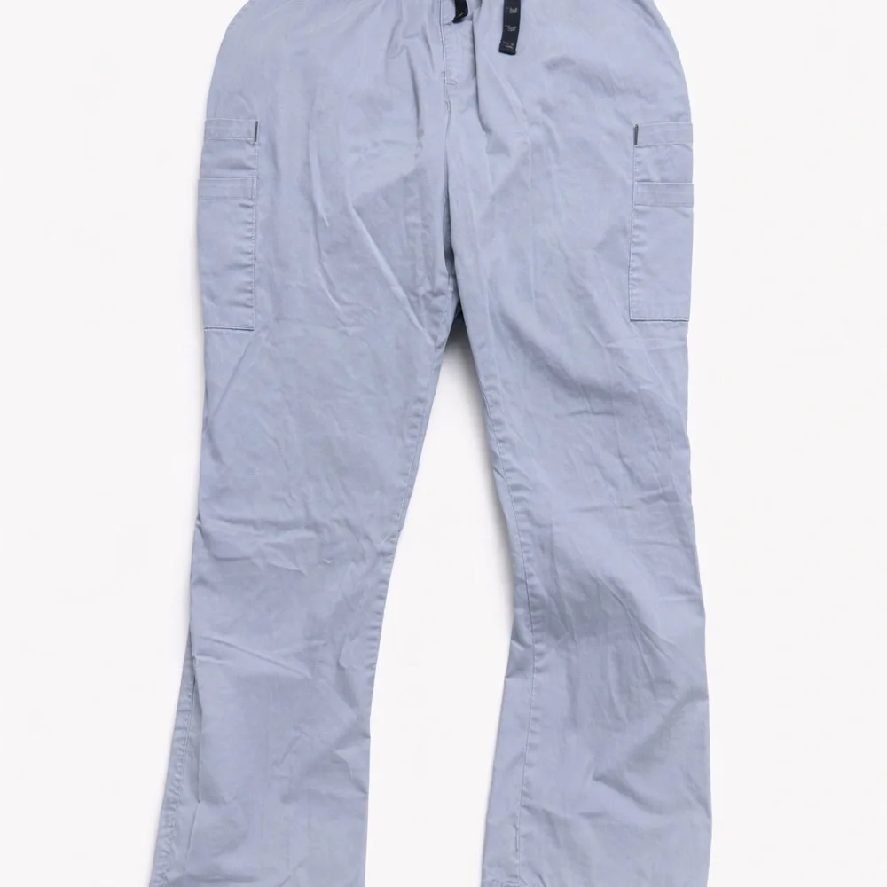 Light Gray Men's Scrub Top and Cargo Pants - Picture 3 of 3
